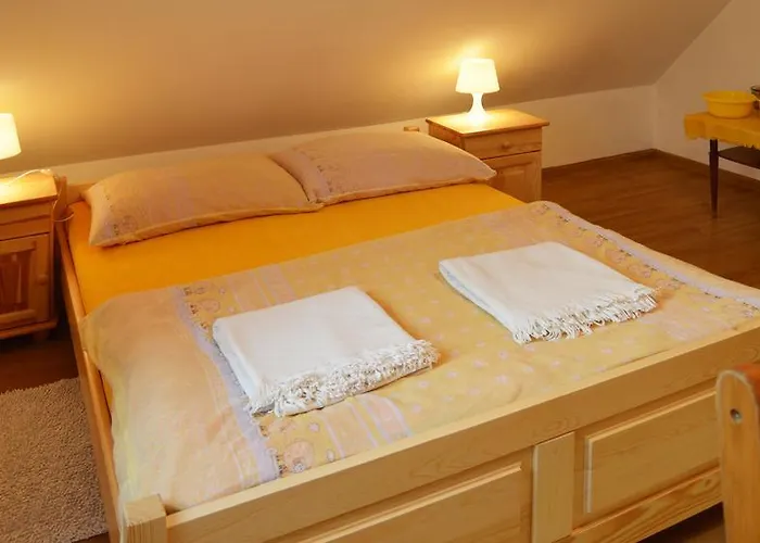 Goscinne Arnika Gorska Homestay *